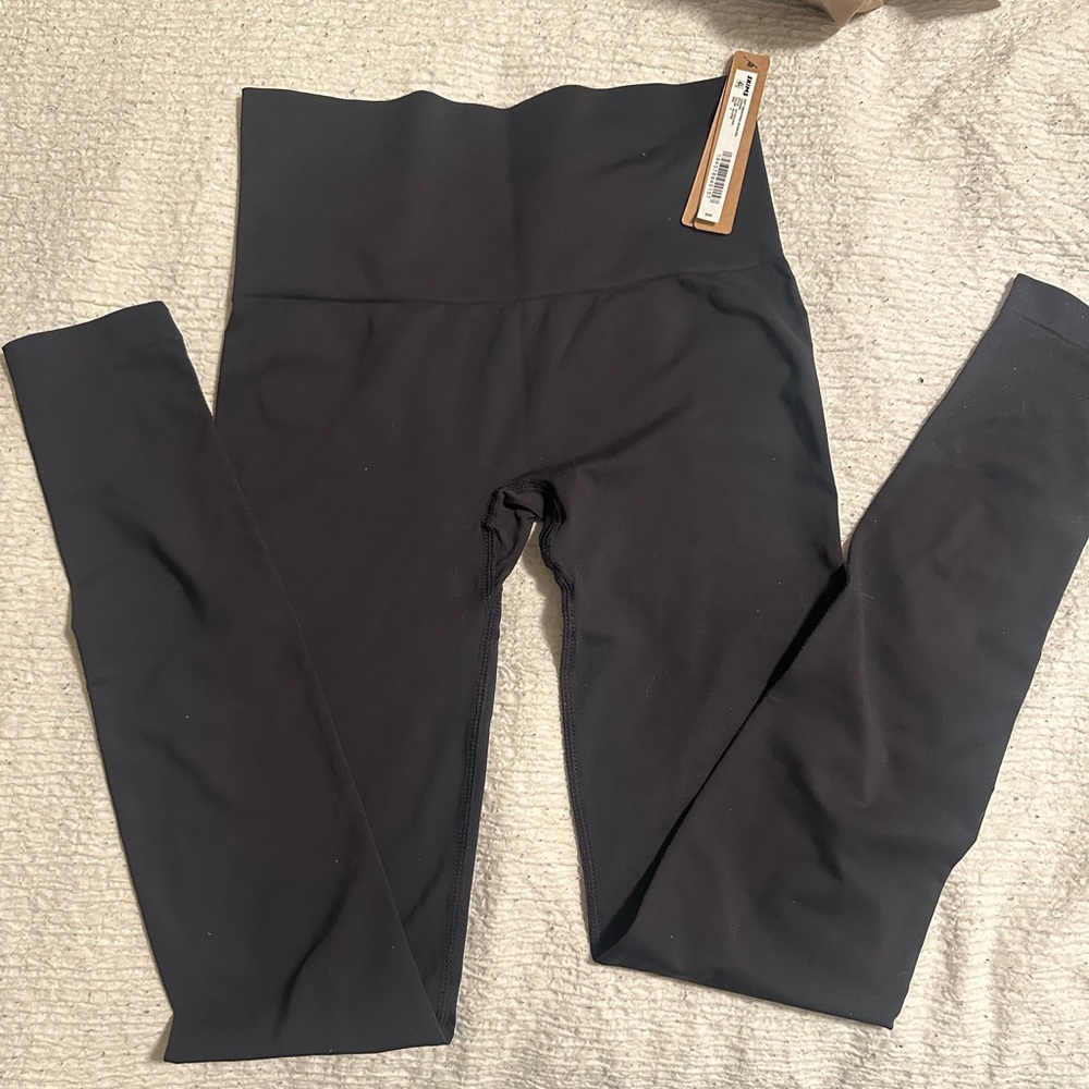 SKIMS SOFT SMOOTHING SEAMLESS LEGGING | ONYX × 1